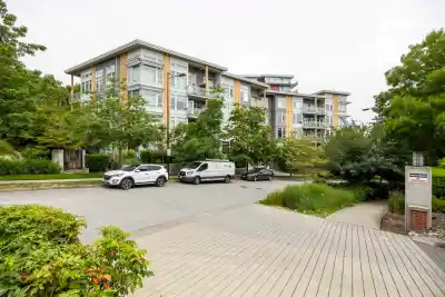 406 3263 PIERVIEW CRESCENT, Vancouver BC V5S 0C3