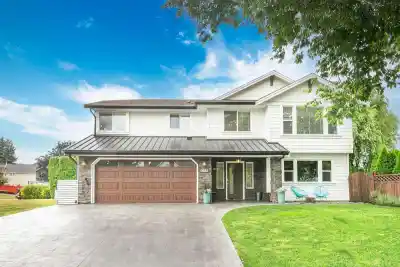 9285 211 STREET, Langley BC V1M 2B2