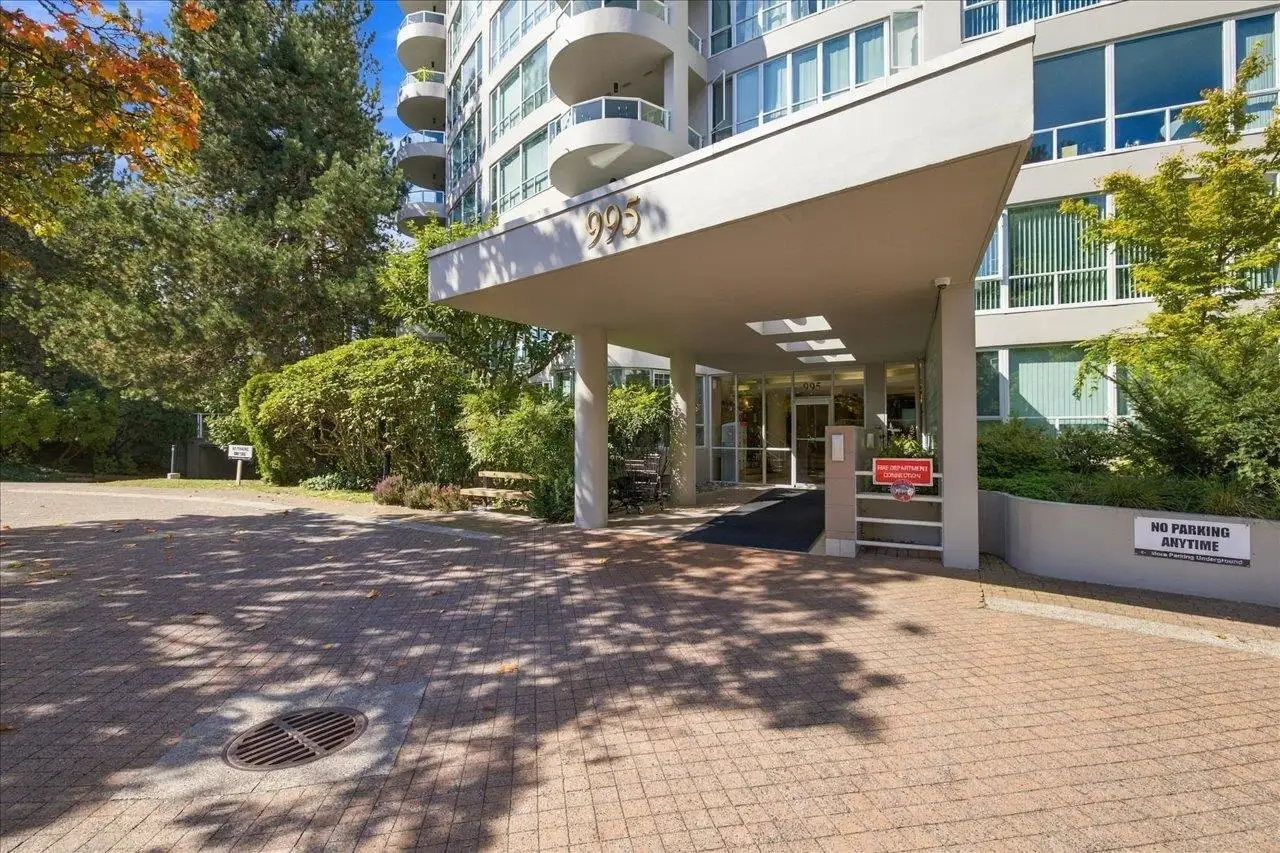 402 995 ROCHE POINT DRIVE, North Vancouver BC V7H 2X4