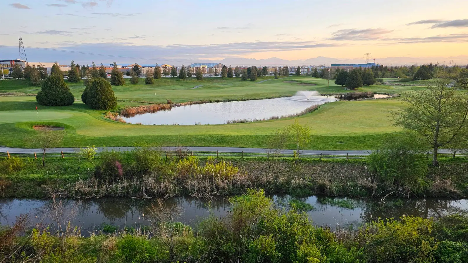 312 5011 SPRINGS BOULEVARD, Delta BC V4M 0B6