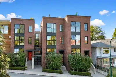 3431 PORTER STREET, Vancouver BC V5N 4H2