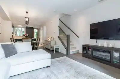 5510 OAK STREET, Vancouver BC V6M 2V6