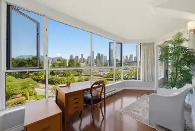 304 1490 PENNYFARTHING DRIVE, Vancouver BC V6J 4Z3