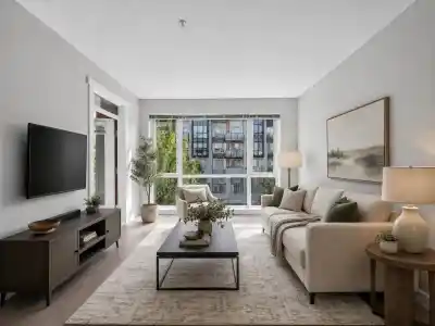 204 2651 LIBRARY LANE, North Vancouver BC V7J 0C1