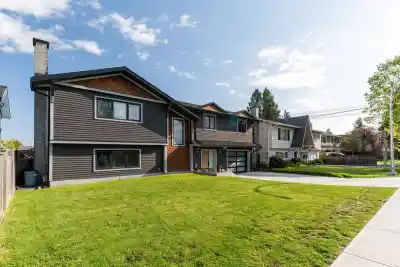 5365 MAPLE CRESCENT, Delta BC V4K 1G1