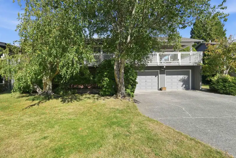 210 W MURPHY DRIVE, Delta