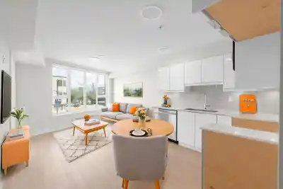 207 3050 KINGSWAY, Vancouver BC V5R 5J7
