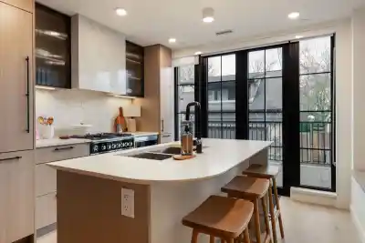 197 W KING EDWARD AVENUE, Vancouver BC V5Y 4B4