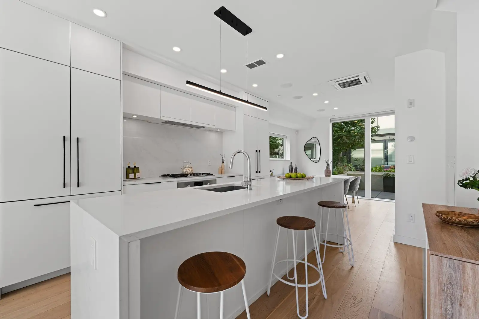 125 649 E 3RD STREET, North Vancouver BC V7L 1G6