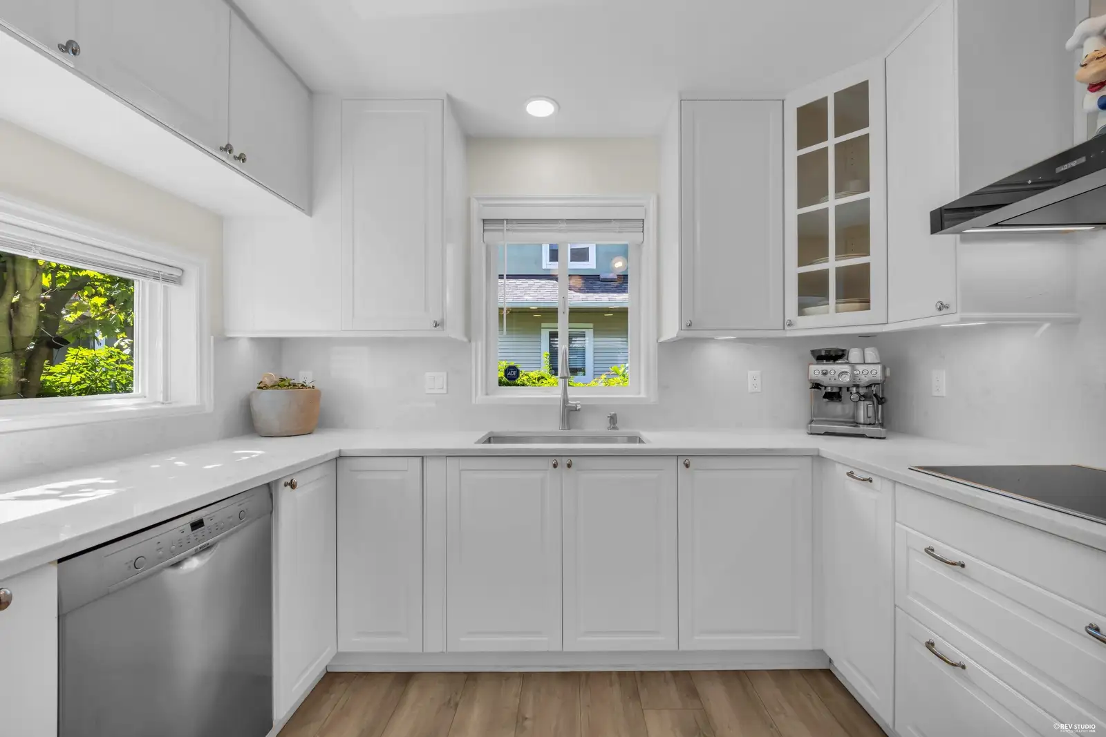 5 1233 W 16TH STREET, North Vancouver BC V7P 1R5