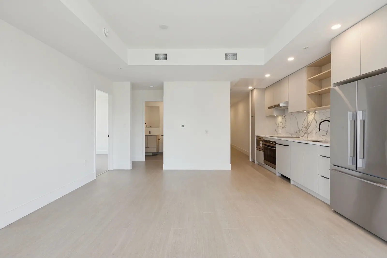303 333 ST. DAVIDS AVENUE, North Vancouver BC V7L 3N7
