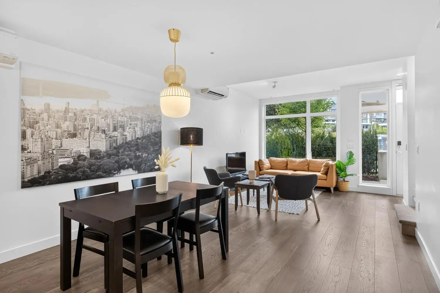 561 W 29TH AVENUE, Vancouver BC V5Z 2H8