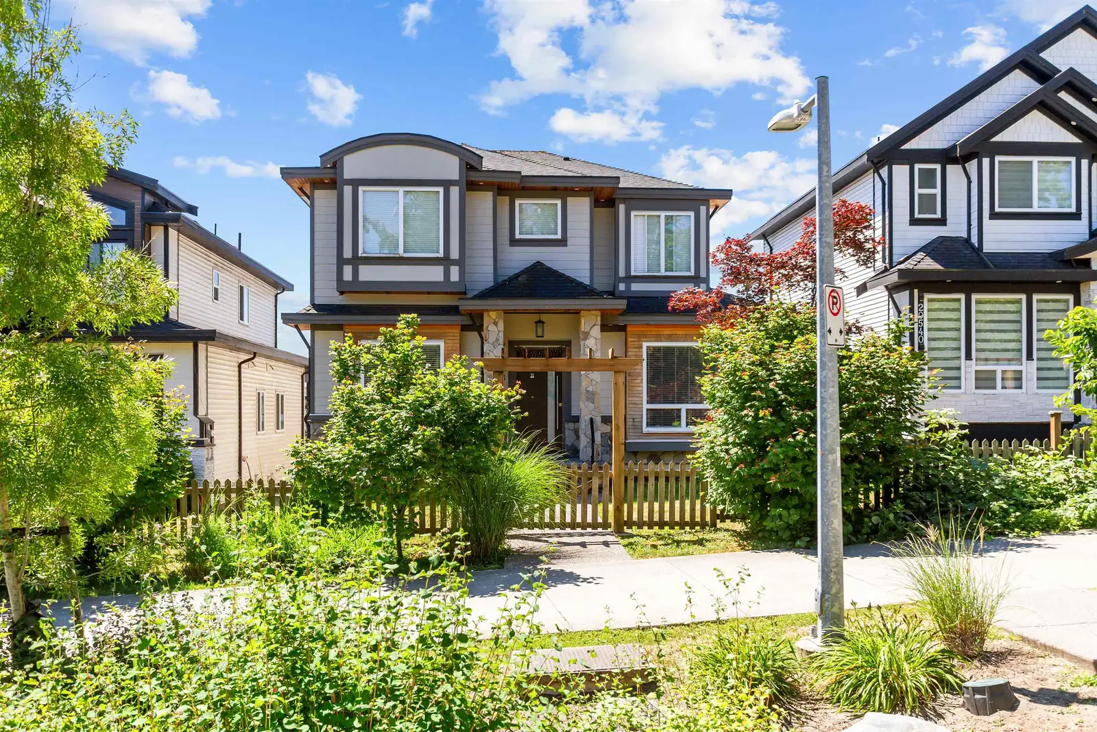 20546 70 AVENUE, Langley BC V2Y 0W4