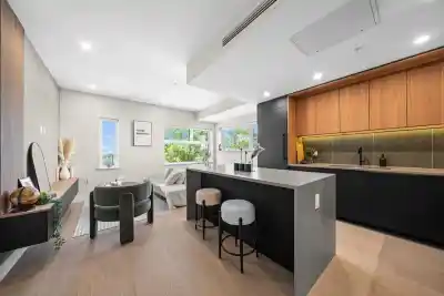 5 128 W WOODSTOCK AVENUE, Vancouver BC V5Y 0P4