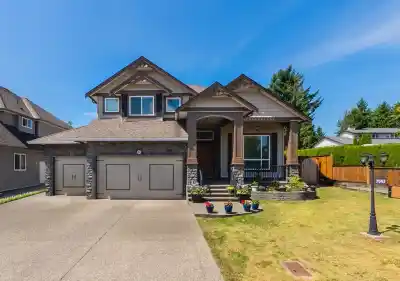 7043 197B STREET, Langley BC V2Y 0E9