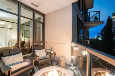 206 135 W 2ND STREET, North Vancouver BC V7M 0C5