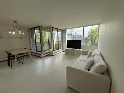 502 1737 DUCHESS AVENUE, West Vancouver BC V7V 1P8