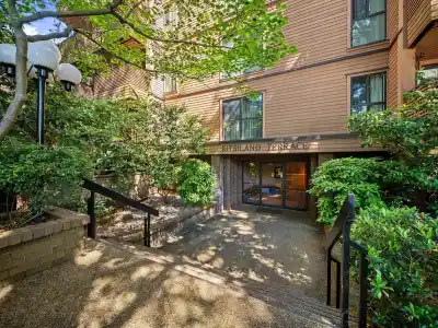 402 2211 W 2ND AVENUE, Vancouver BC V6K 1H8