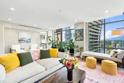 15C 1500 ALBERNI STREET, Vancouver BC V6G 3C9