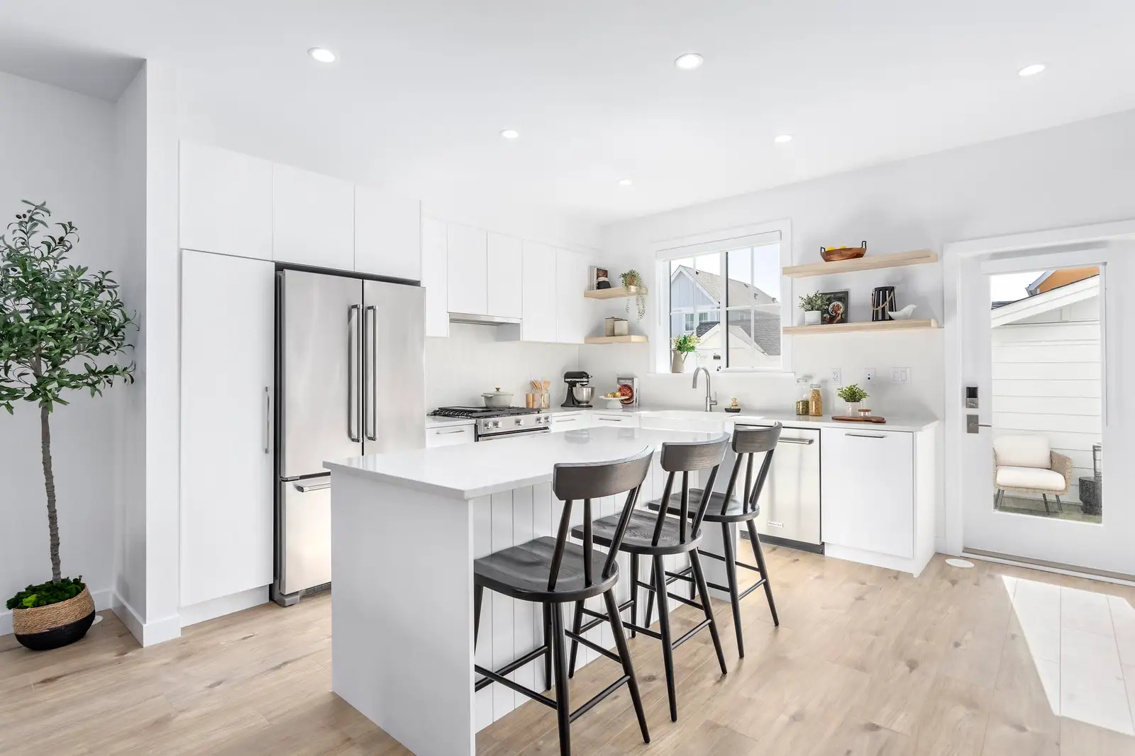 2 6366 DAIRY AVENUE, Tsawwassen BC V4L 0B7