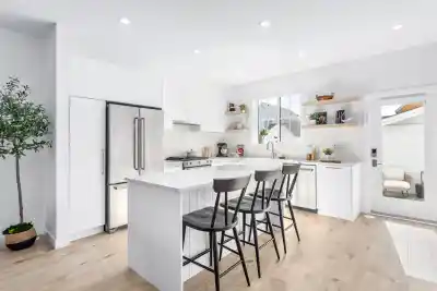 2 6366 DAIRY AVENUE, Tsawwassen BC V4L 0B7