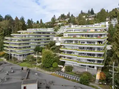 303 866 ARTHUR ERICKSON PLACE, West Vancouver BC V7T 0B2