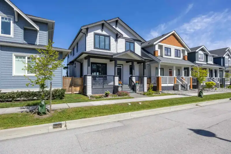 4705 HAZELNUT WAY, Tsawwassen