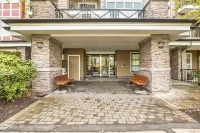 403 7088 MONT ROYAL SQUARE, Vancouver BC V5S 4X7
