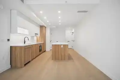 310 8398 OAK STREET, Vancouver BC V6P 0L9
