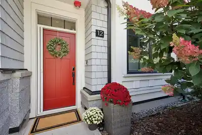 12 1133 RIDGEWOOD DRIVE, North Vancouver BC V7R 0A4