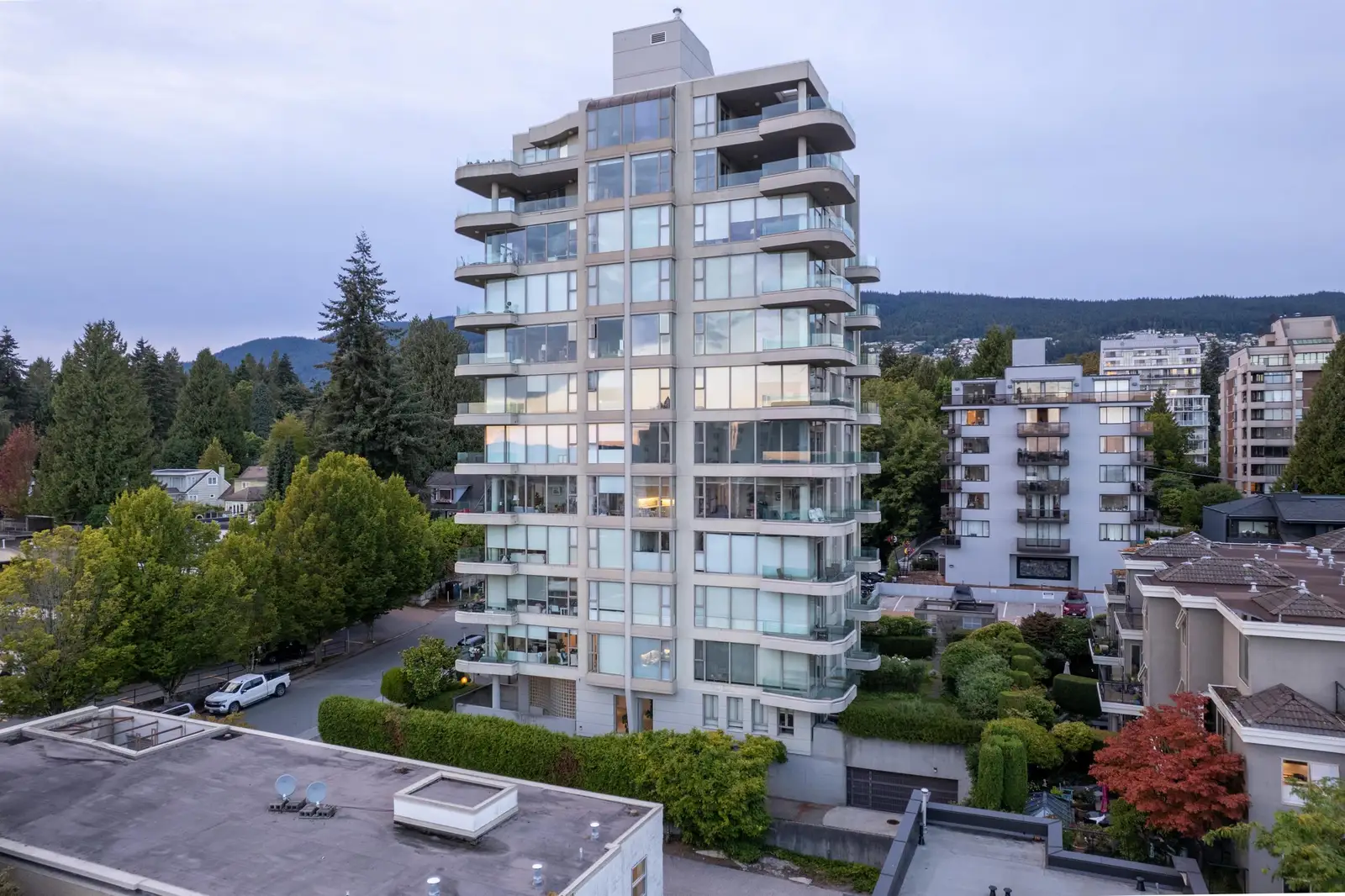 502 570 18TH STREET, West Vancouver BC V7V 3V7