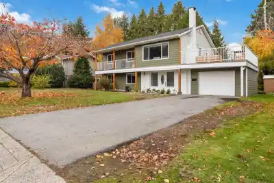 5237 12 AVENUE, Tsawwassen BC V4M 2B1