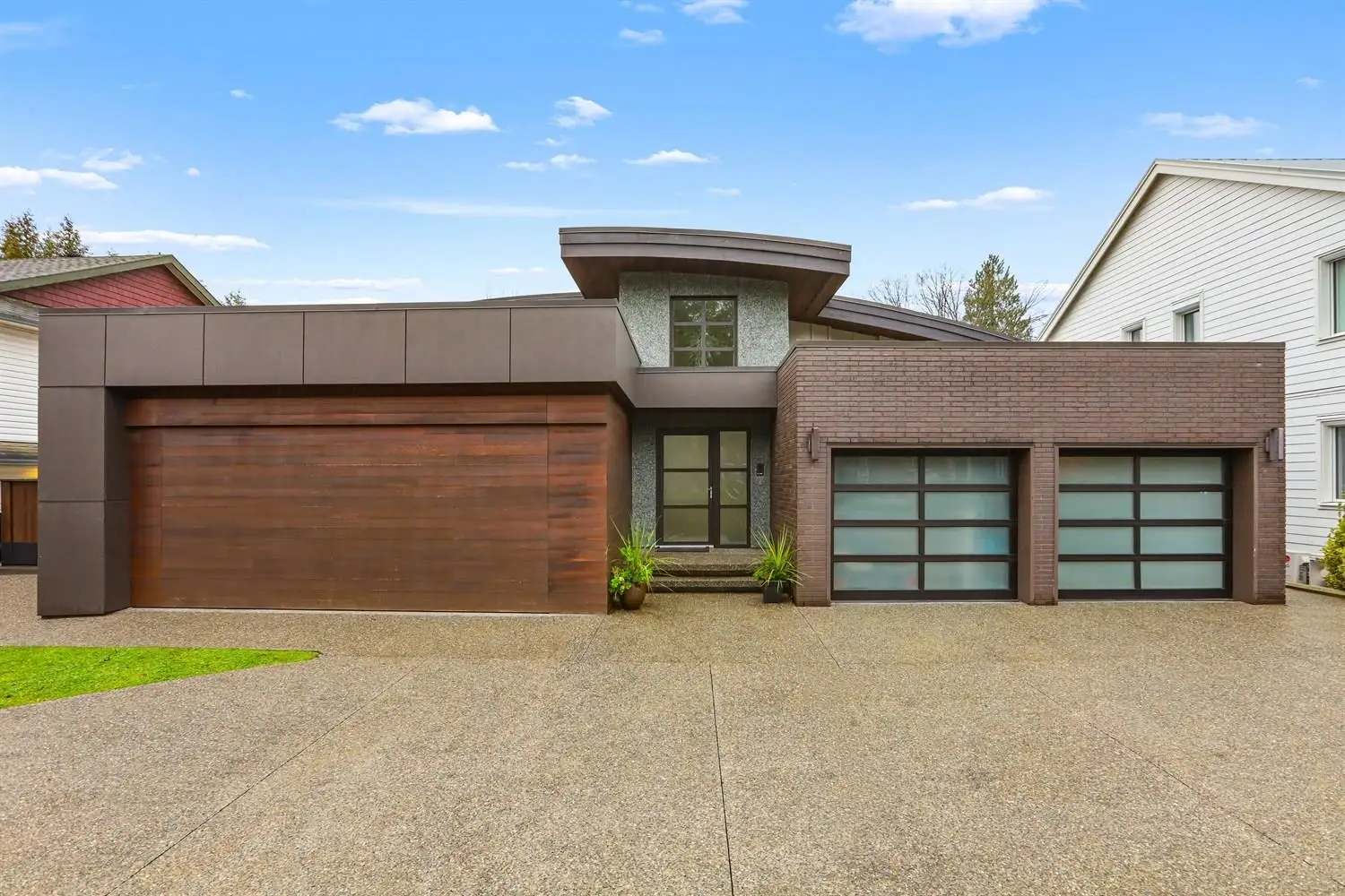 8901 MACKIE STREET, Langley BC V1M 2S1