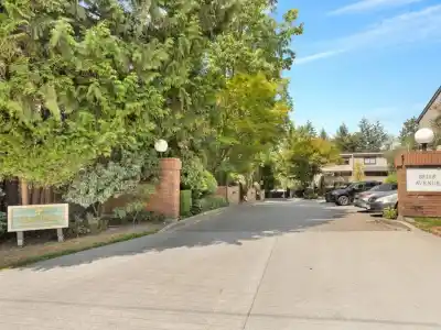 206 2140 BRIAR AVENUE, Vancouver BC V6L 3E3