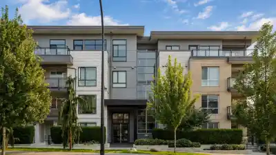 105 625 E 3RD STREET, North Vancouver BC V7L 1G6