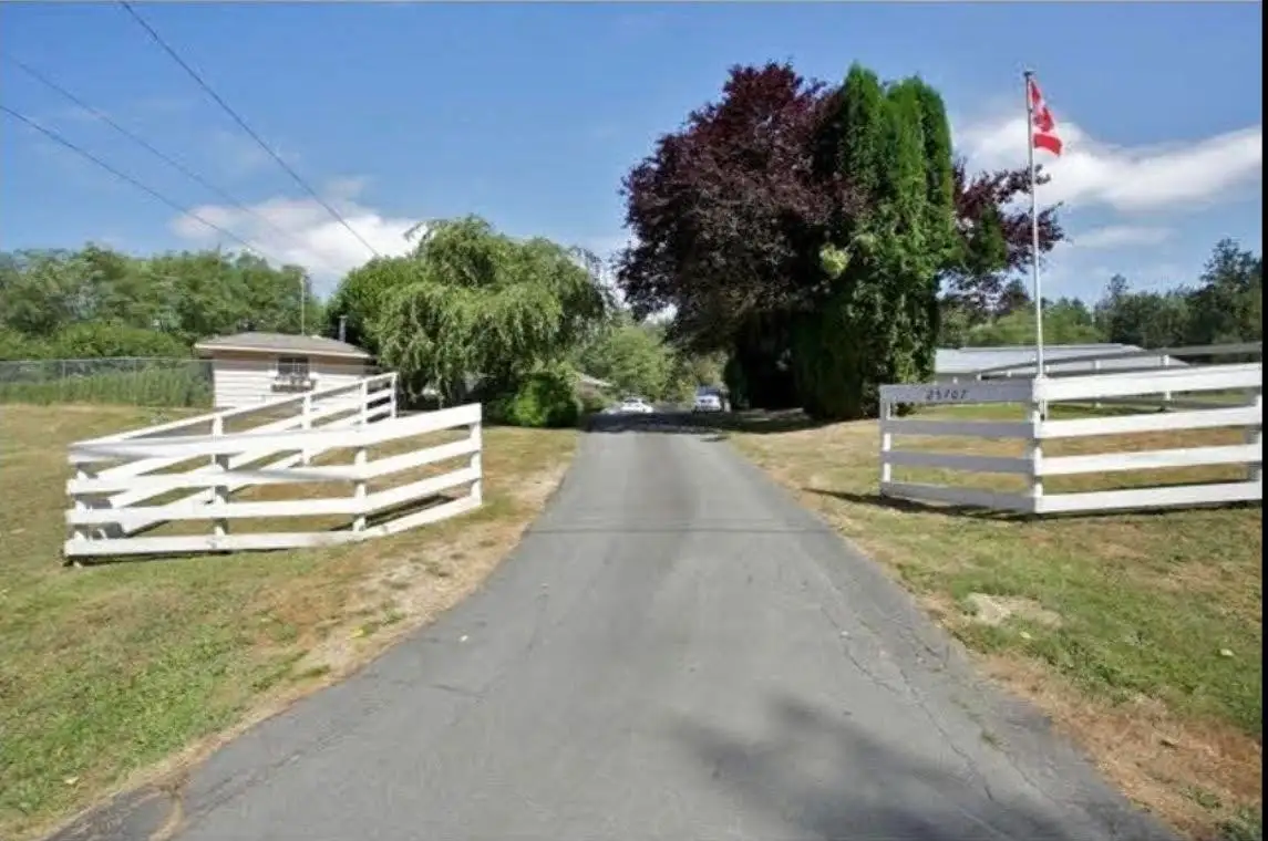 25707 8TH AVENUE, Langley BC V4W 2J8