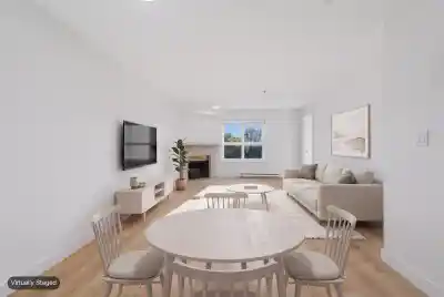 306 2928 COMMERCIAL DRIVE, Vancouver BC V5N 4C9