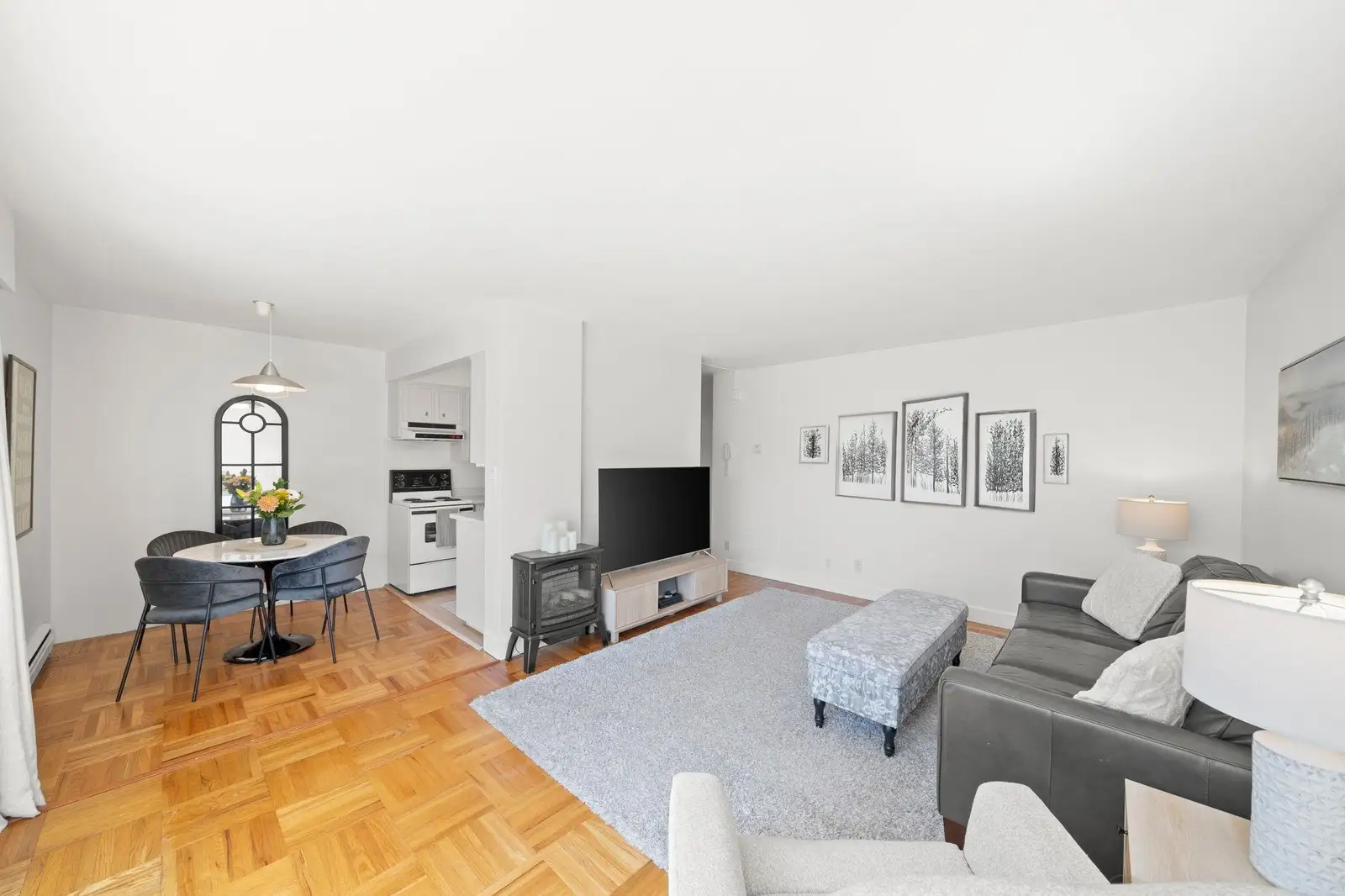 504 1750 ESQUIMALT AVENUE, West Vancouver BC V7V 1R8