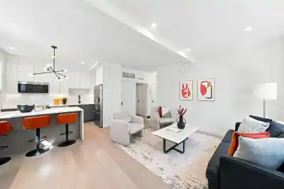6170 GRANVILLE STREET, Vancouver BC V6M 3E3