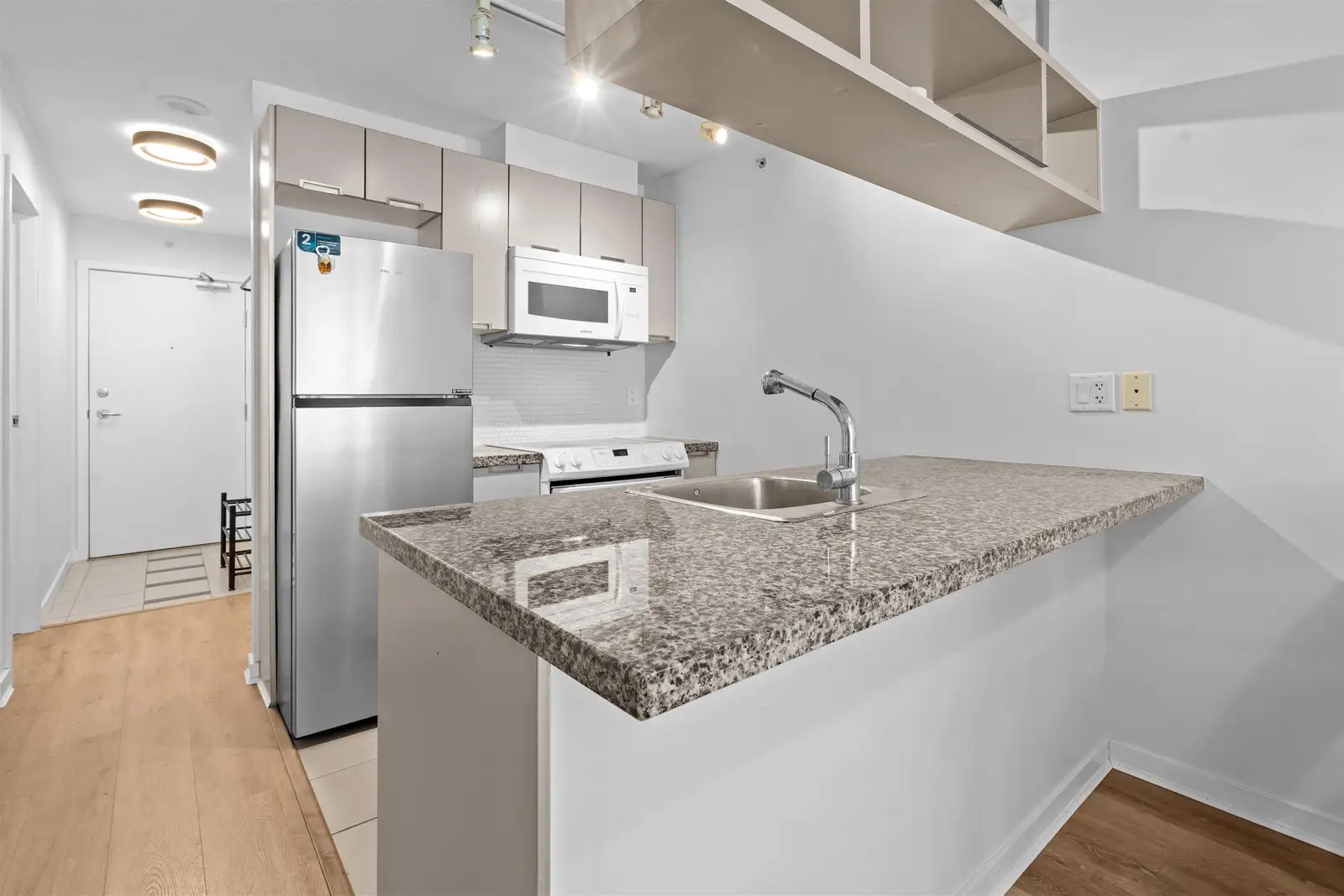 705 1082 SEYMOUR STREET, Vancouver BC V6B 1X9