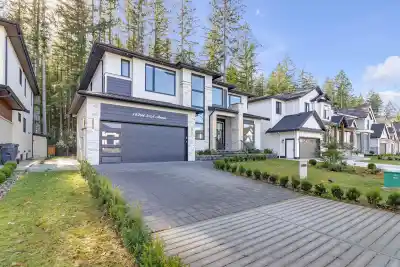 19704 31A AVENUE, Langley BC V2Z 0B2