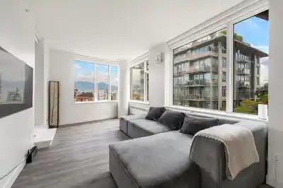406 209 E 7TH AVENUE, Vancouver BC V5T 0H3