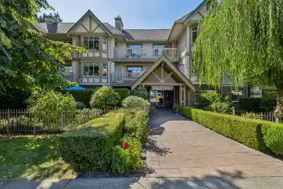 304 2059 CHESTERFIELD AVENUE, North Vancouver BC V7M 2P4
