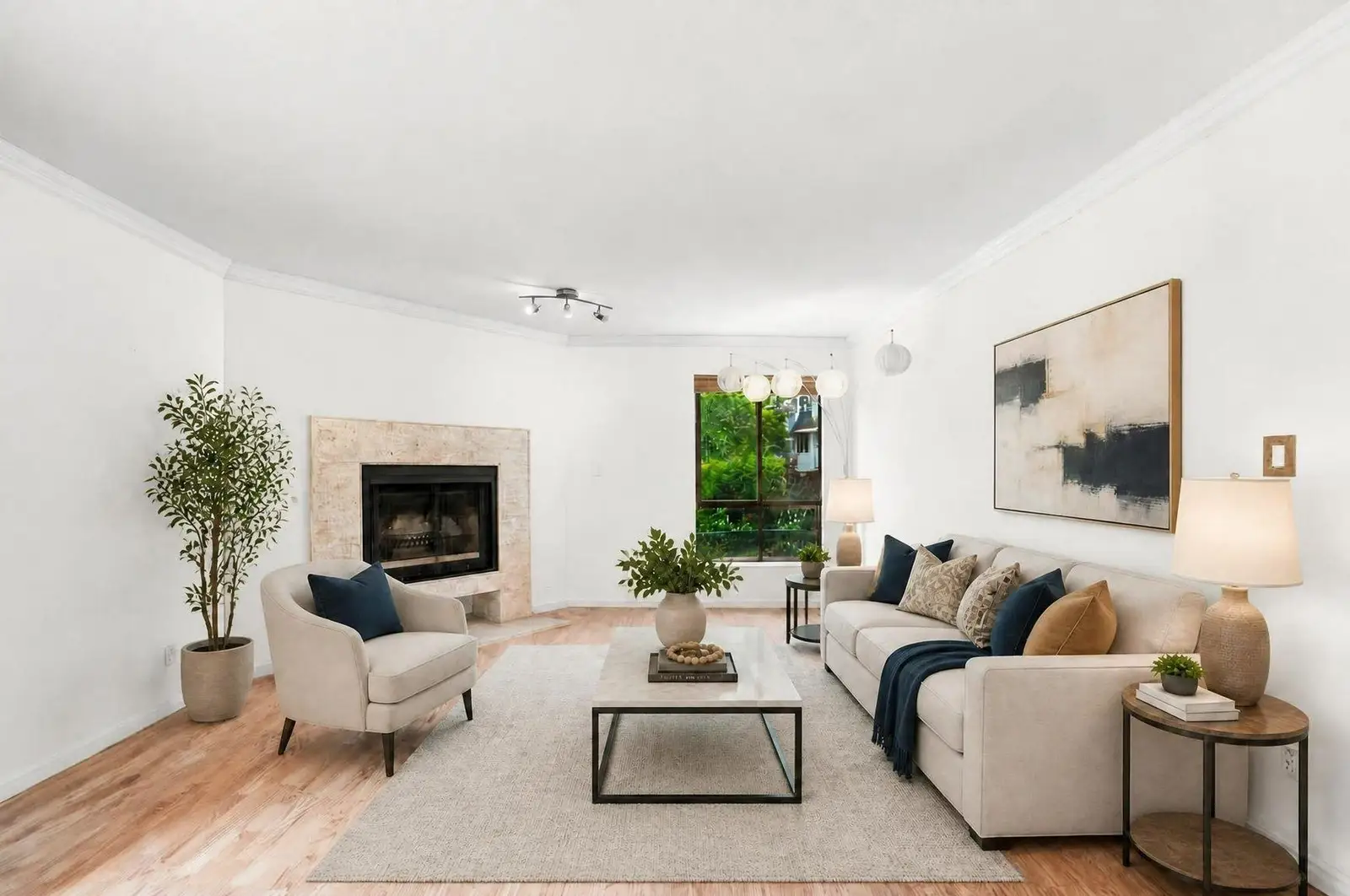 104 2181 PANORAMA DRIVE, North Vancouver BC V7G 1V3