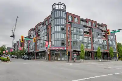 221 3228 TUPPER STREET, Vancouver BC V5Z 4S7