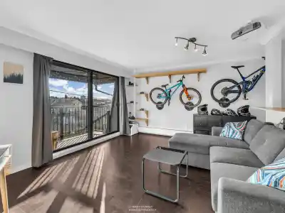 306 2222 CAMBRIDGE STREET, Vancouver BC V5L 1E6