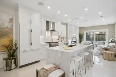2523 W 8TH AVENUE, Vancouver BC V6K 2B3