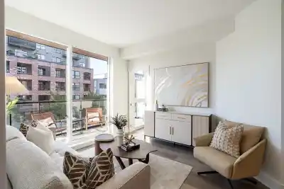 202 422 LAKEWOOD DRIVE, Vancouver BC V5L 0E8