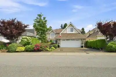 4692 55A STREET, Ladner BC V4K 4H2