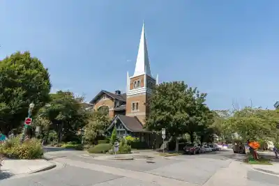 204 2525 QUEBEC STREET, Vancouver BC V5T 4R5